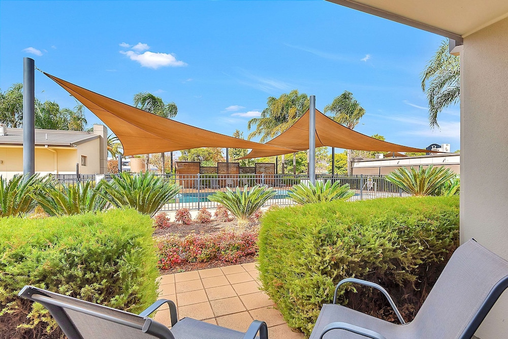 comfort inn deakin palms