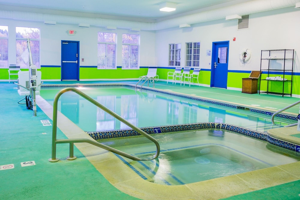 holiday inn express hotel and suites acme traverse city by ihg