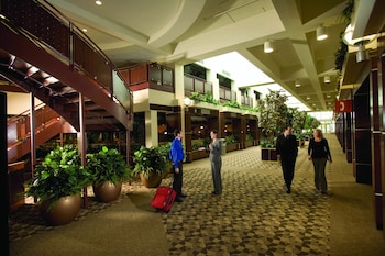 canad inns destination center grand forks