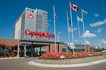 canad inns destination center grand forks