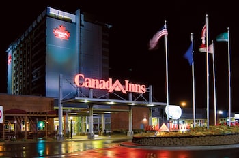 canad inns destination center grand forks