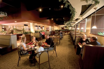 canad inns destination center grand forks