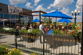 canad inns destination center grand forks