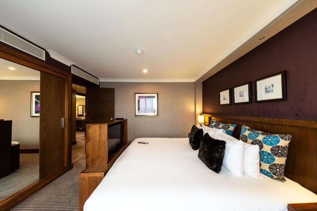 crowne plaza london gatwick airport by ihg