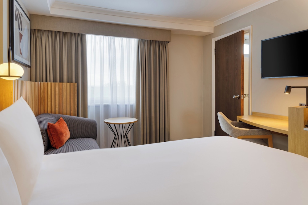 crowne plaza london gatwick airport by ihg
