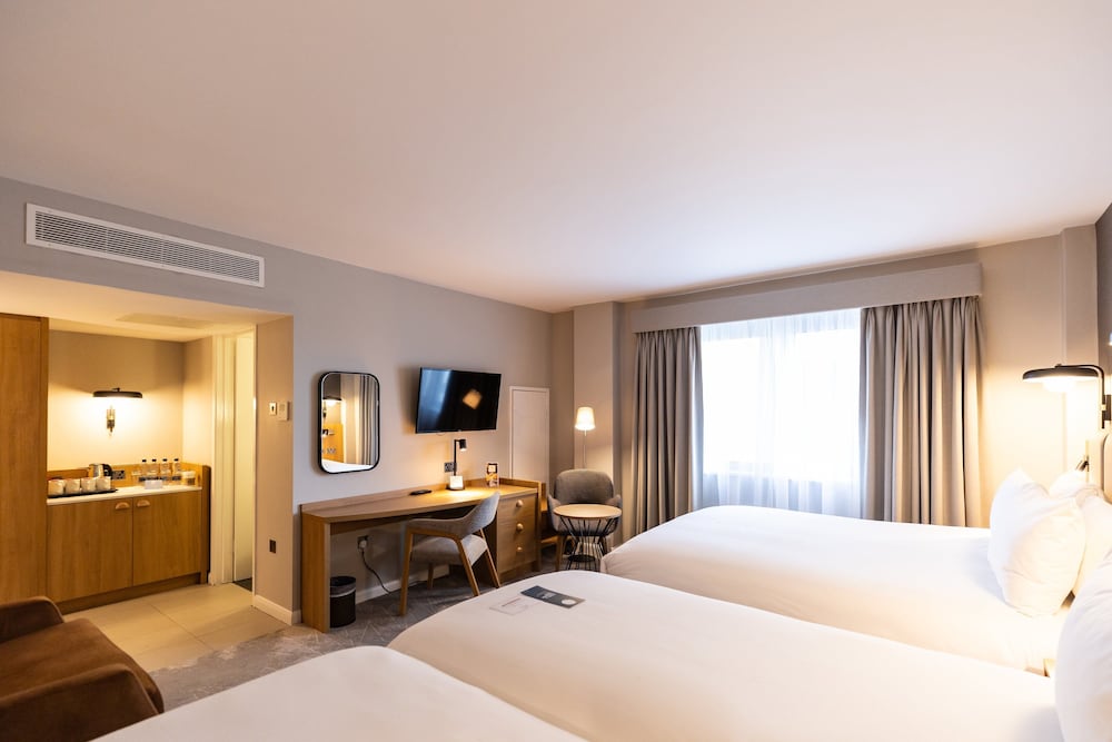 crowne plaza london gatwick airport by ihg