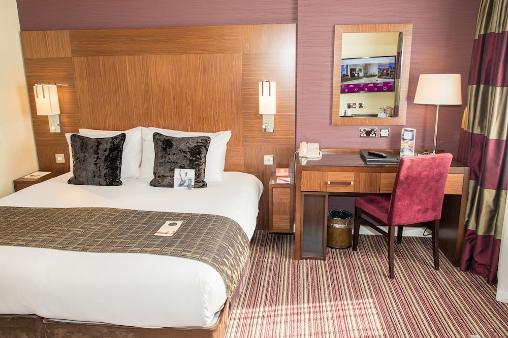 crowne plaza london gatwick airport by ihg