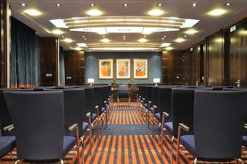 crowne plaza london gatwick airport by ihg