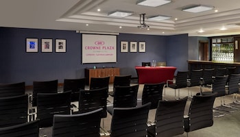 crowne plaza london gatwick airport by ihg