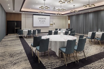 crowne plaza london gatwick airport by ihg