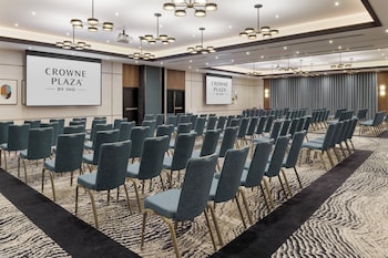 crowne plaza london gatwick airport by ihg