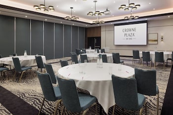 crowne plaza london gatwick airport by ihg
