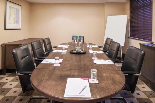 crowne plaza london gatwick airport by ihg