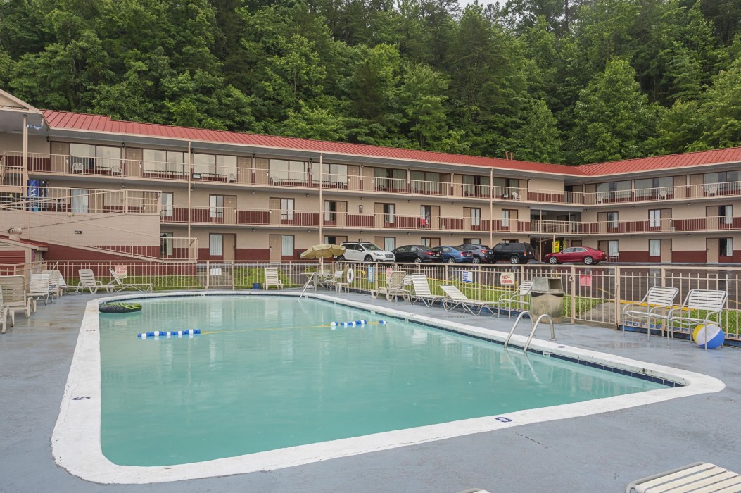 bear mount inn and suites