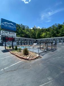 bear mount inn and suites
