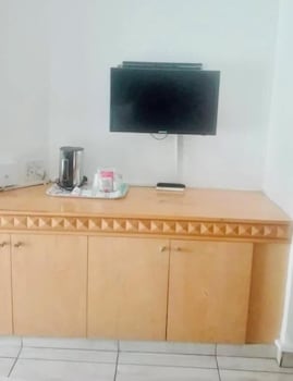 airport inn and suites