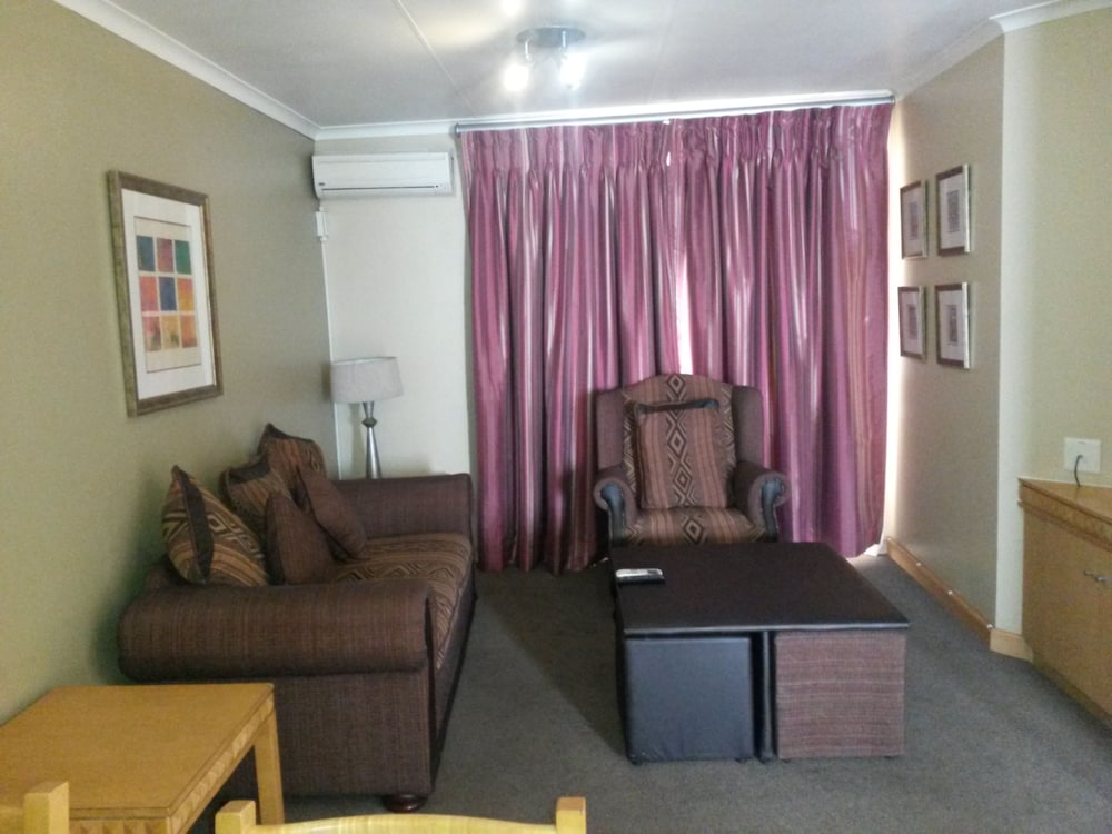 Airport Inn And Suites,Daveyton>>Brakpan,3 star