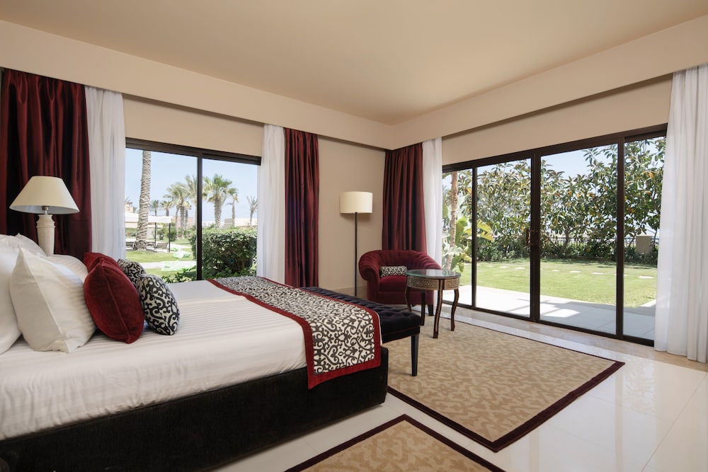 jaz oriental almaza bay