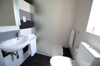 days inn hotel and residence