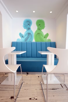 days inn hotel and residence