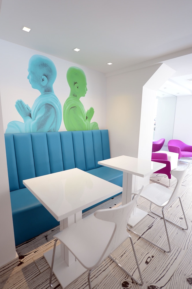 days inn hotel and residence