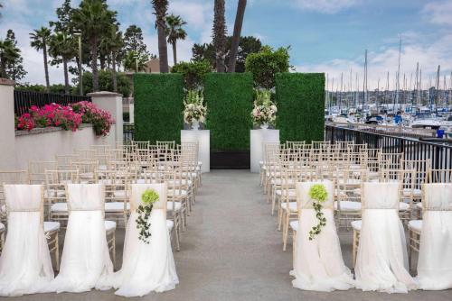 hilton san diego airport harbor island