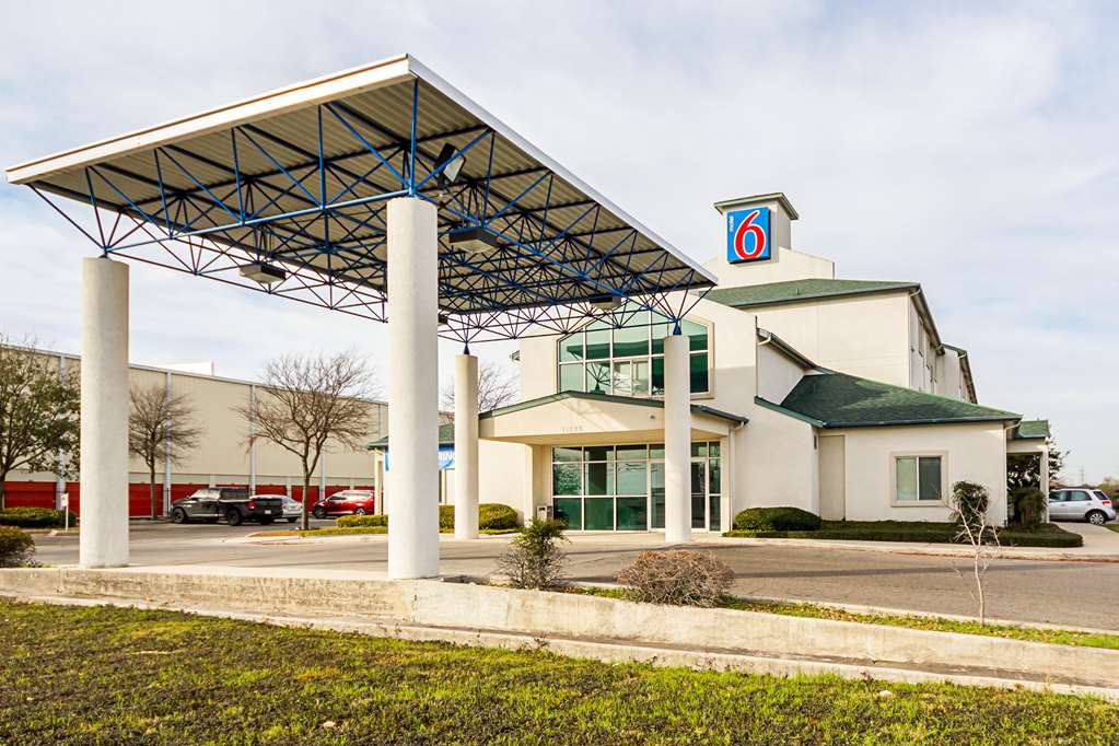 motel 6 san antonio tx  sea world north