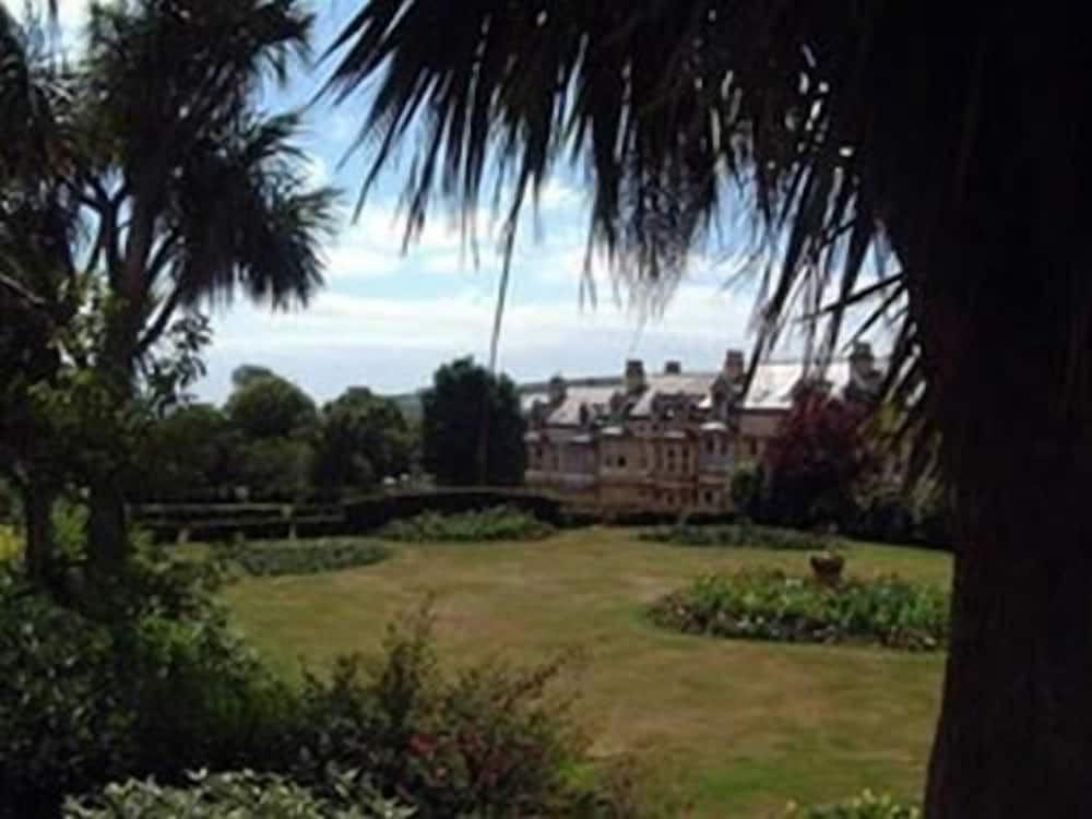 arrandale hotel and apartments