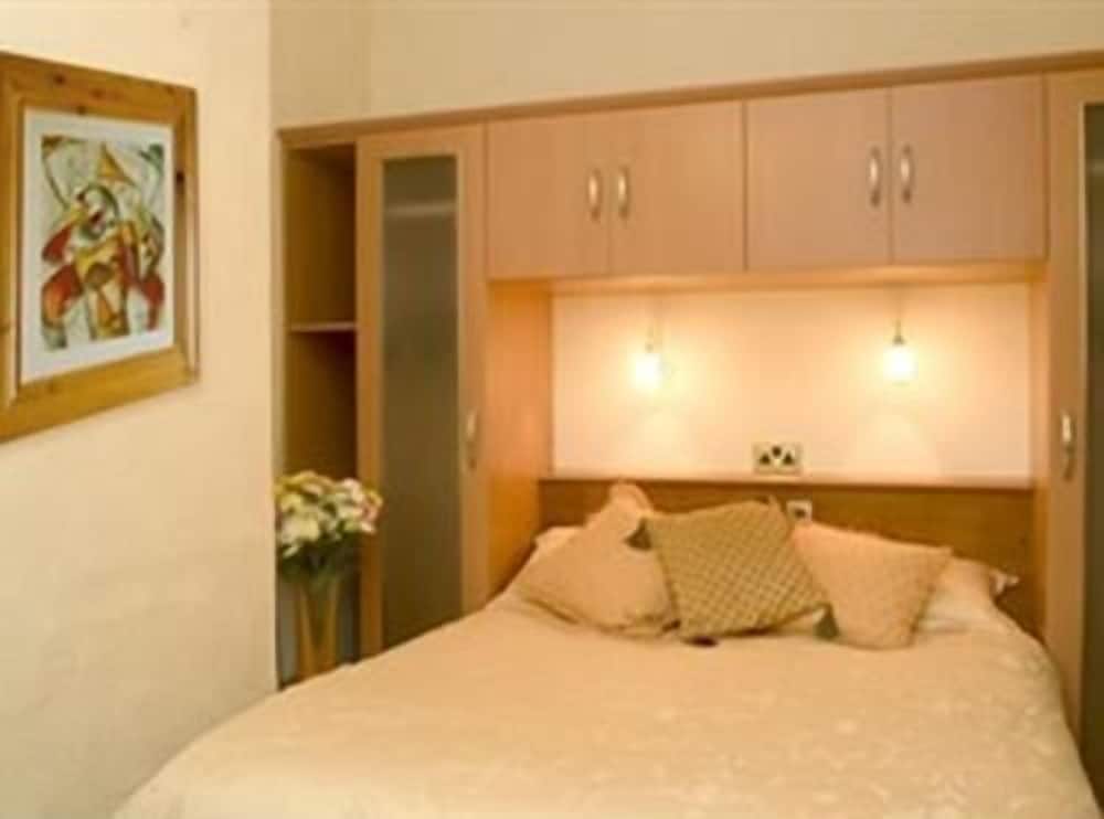 arrandale hotel and apartments