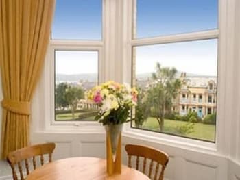 arrandale hotel and apartments