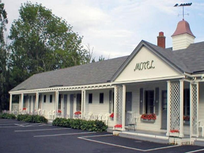 Eden Village Motel & Cottages,,3 star