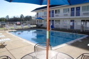 Motel 6 Lufkin, Tx,Near Pines Theater,2 star