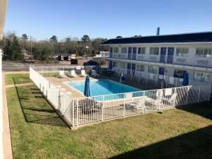 Motel 6 Lufkin, Tx,Near Pines Theater,2 star
