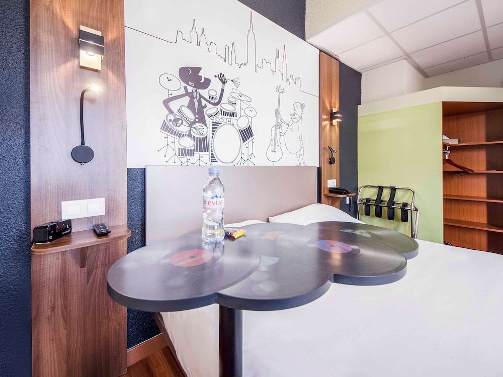 ibis styles toulouse blagnac aeroport