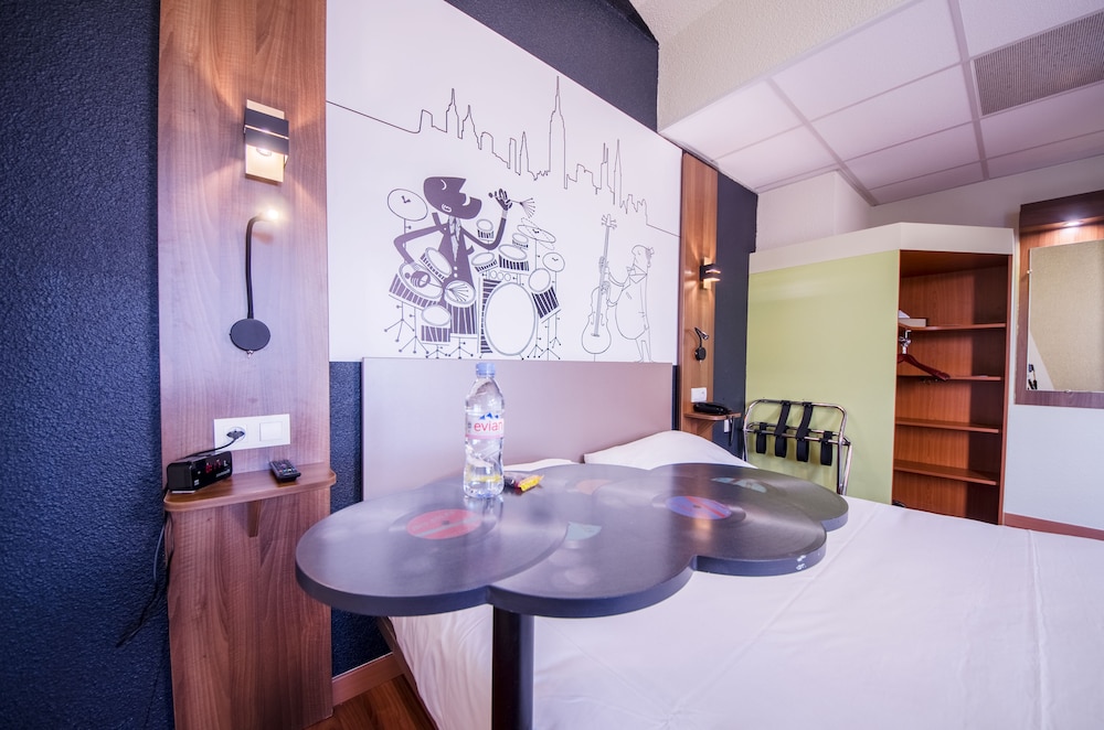 ibis styles toulouse blagnac aeroport