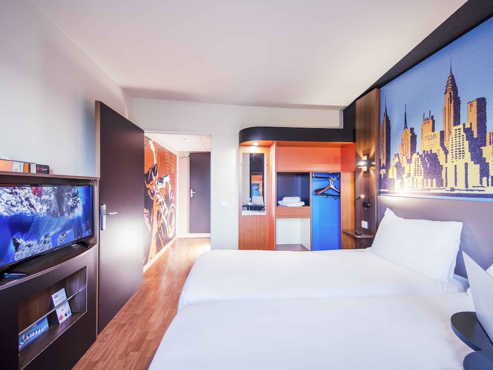 ibis styles toulouse blagnac aeroport