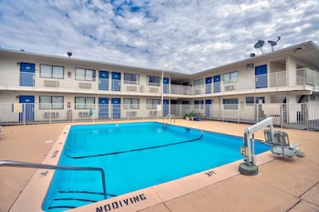 motel 6 lumberton nc