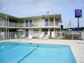 motel 6 lumberton nc