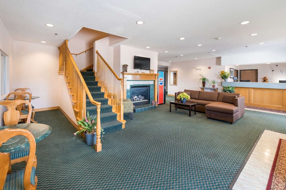 rodeway inn urbana champaign university area