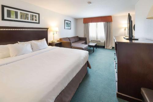 rodeway inn urbana champaign university area