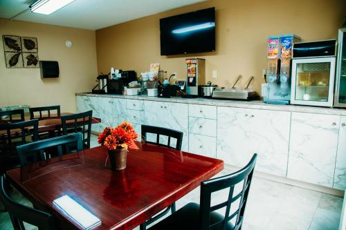 country garden and suites