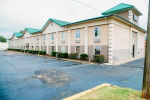 country garden and suites