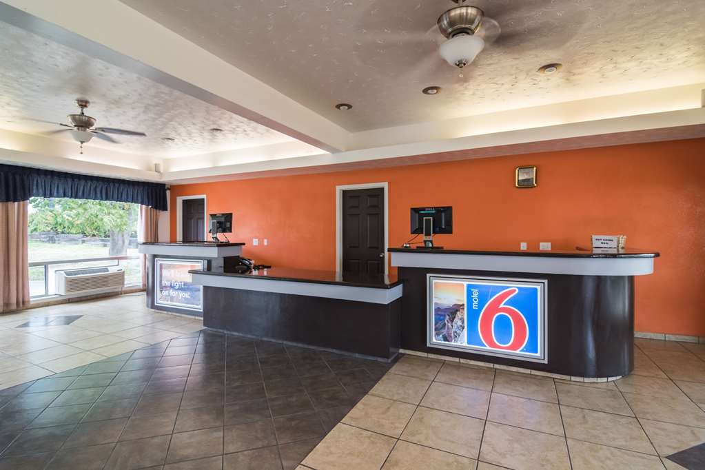 motel 6 globe az