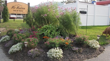 mt madison inn and suites