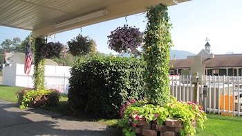 mt madison inn and suites