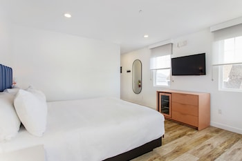 grove hotel
