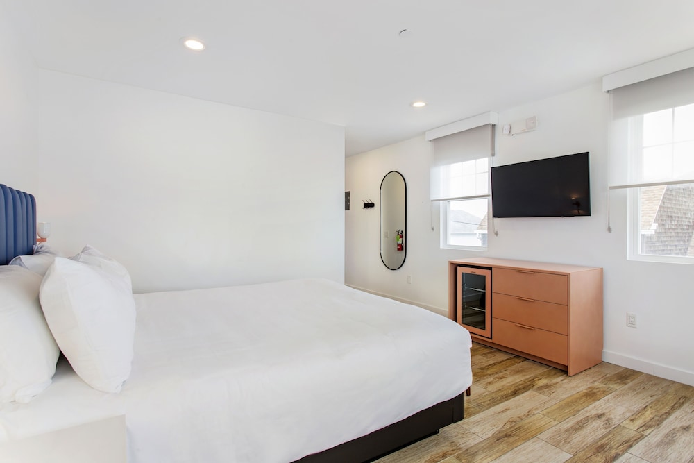 grove hotel