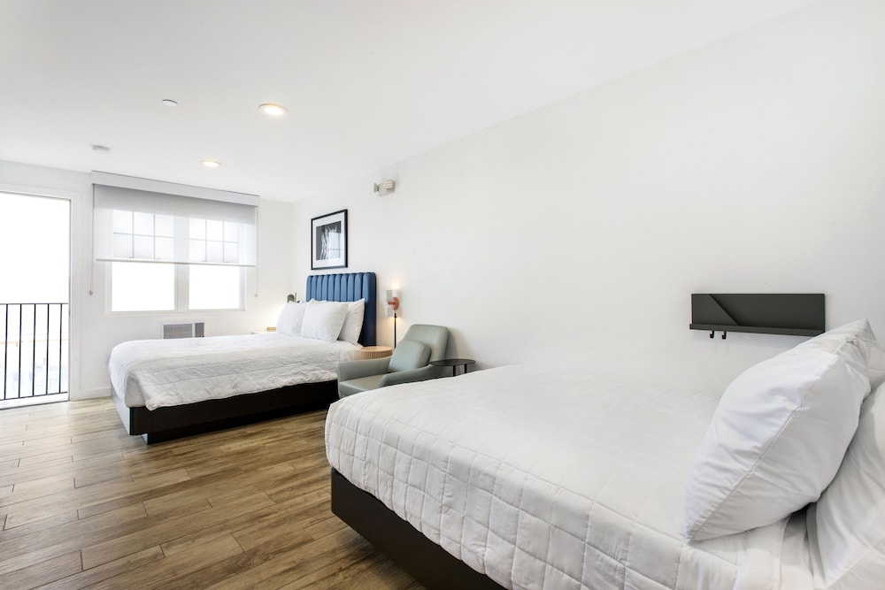 grove hotel