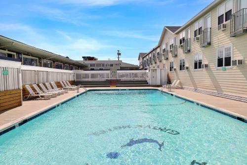 grove hotel