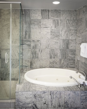 hard rock hotel and casino tulsa